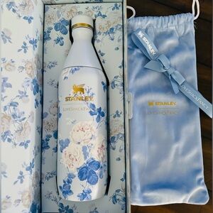 NEW Authentic Love Shack Fancy Stanley Blue Rosettes Bottle Cup 12 oz